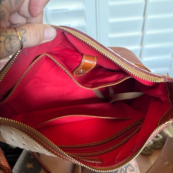 Dooney & Bourke Cream and Brown Shoulder Bag - Picture 8 of 10
